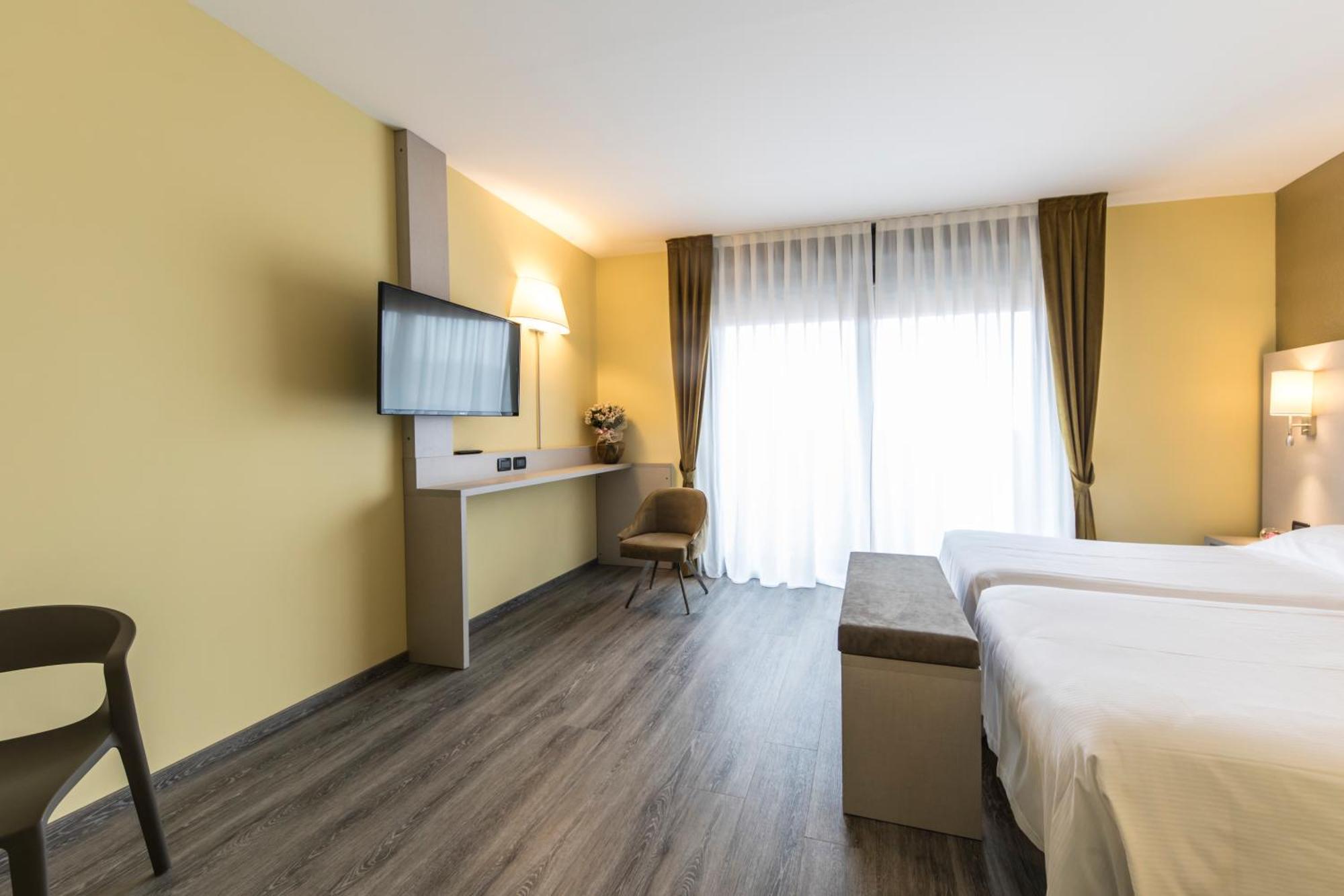 Hotel Donatello Ίμολα Εξωτερικό φωτογραφία