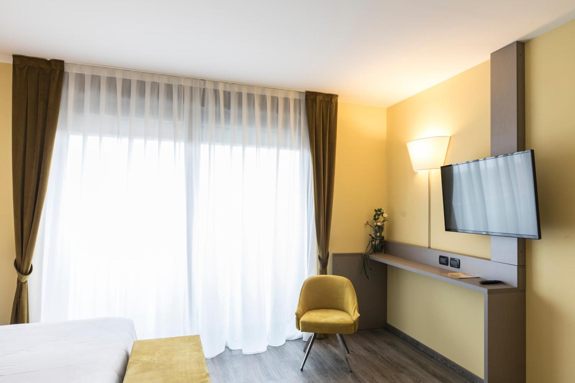 Hotel Donatello Ίμολα Εξωτερικό φωτογραφία