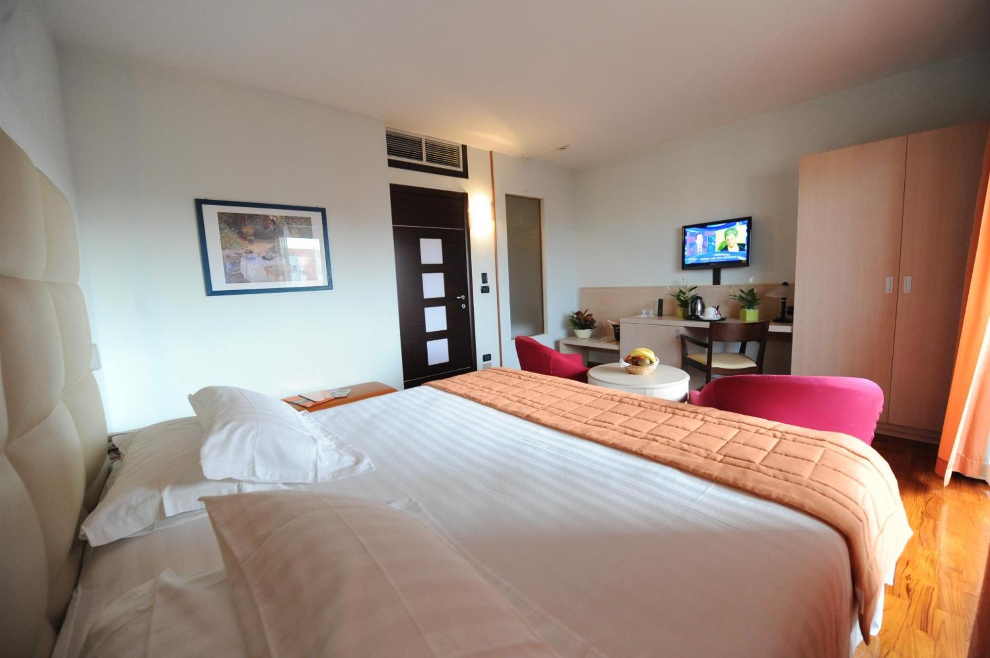 Hotel Donatello Ίμολα Εξωτερικό φωτογραφία