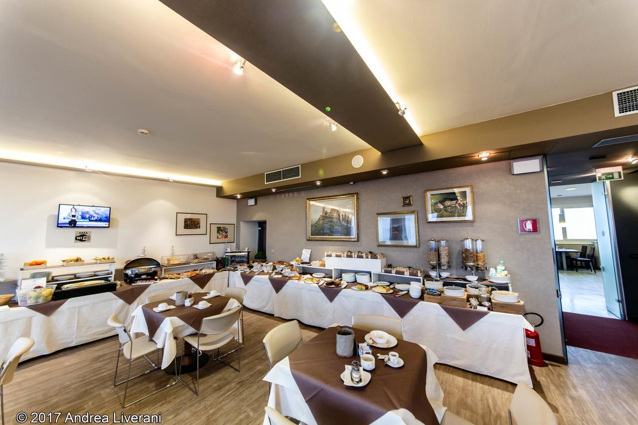 Hotel Donatello Ίμολα Εξωτερικό φωτογραφία